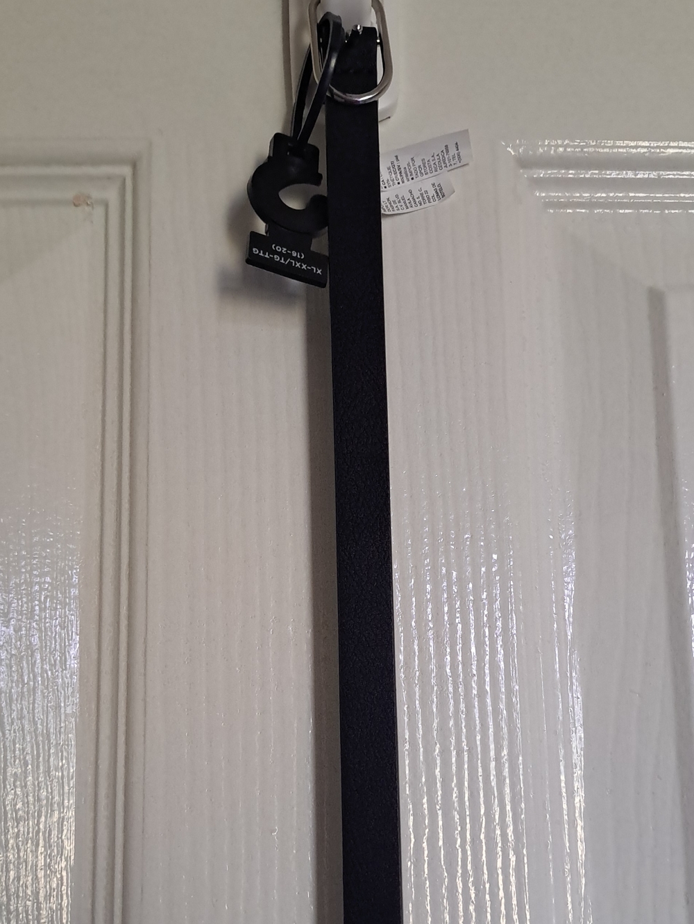 Old Navy Black Slim Leather Belt with Silver Buckle - Picture 4 of 4
